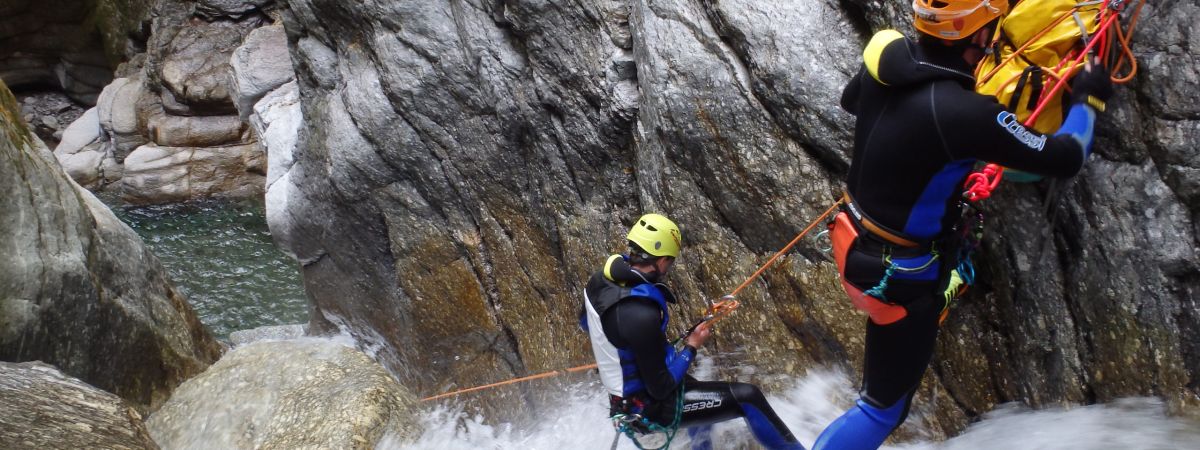 Nos formations canyoning - SOA Canyoning Guide - Canyoning Guide Refresh